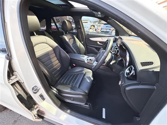 GLC220d 4マチック スポーツ 本革仕様 4WD