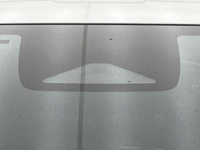 �y�z���_�Z���V���O�z���s���ɑO���̎ԗ�����F�����A�Փ˂������Ȏ��͌x��ƃu���[�L�ŏՓˉ���Ɣ�Q�y�����A�V�X�g�B�����S�Ƀh���C�u�����y���݂��������܂��B