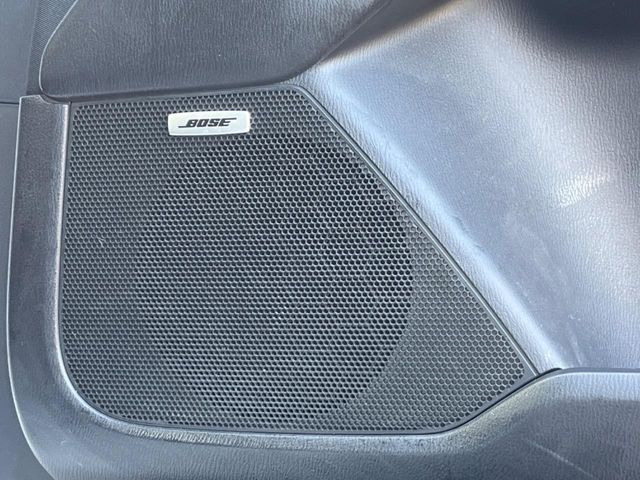 �yBOSE�T�E���h�V�X�e���z���[�J�[�I�v�V�����̍��i�ʃT�E���h�V�X�e���𓋍ځB��p�̃`���[�j���O���{���ꂽ�召�l�X�ȃX�s�[�J�[����ǎ��ȃT�E���h���t�ł��A�Տꊴ���ӂ�鉹����Ԃ����o���܂��B