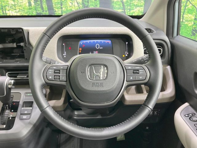 �y�����v�����X�e�A�����O�z�㎿�Ȋv���g�p���邱�ƂŁA��ɂ����������݂ƂĂ��^�]���₷���n���h���ł���