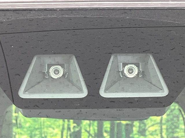 �y�X�}�[�g�A�V�X�g�z���s���ɑO���̎ԗ�����F�����A�Փ˂������Ȏ��͌x��ƃu���[�L�ŏՓˉ���Ɣ�Q�y�����A�V�X�g�B�����S�Ƀh���C�u�����y���݂��������܂��B