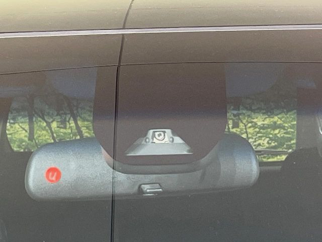 �y�z���_�Z���V���O�z���s���ɑO���̎ԗ�����F�����A�Փ˂������Ȏ��͌x��ƃu���[�L�ŏՓˉ���Ɣ�Q�y�����A�V�X�g�B�����S�Ƀh���C�u�����y���݂��������܂��B