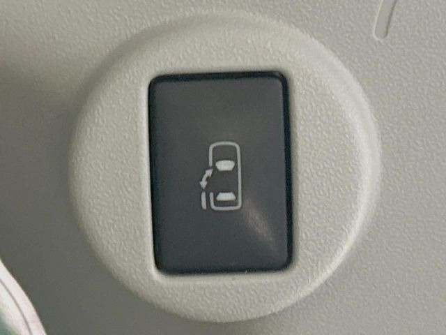 �y�p���[�X���C�h�h�A�z�X�}�[�g�L�[��^�]�Ȃ̃X�C�b�`�ŃX���C�h�h�A�̊J���\���d��������͂����ăh�A���J����K�v�������A���������q�l�ł��A�d���ו��������Ă��鎞�����N�ɊJ���߂ł��܂���