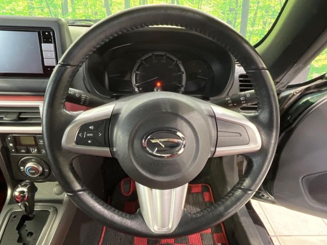 �y�����v�����X�e�A�����O�z�㎿�Ȋv���g�p���邱�ƂŁA��ɂ����������݂ƂĂ��^�]���₷���n���h���ł���