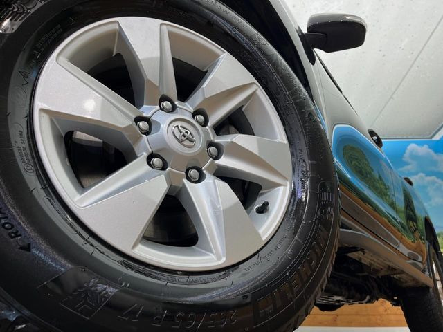 �y�����A���~�z�C�[���z�O�ςɃ}�b�`���������A���~�z�C�[���𑕒����Ă���܂��B�e��ЊO�A���~�z�C�[����A�X�^�b�h���X�^�C�����戵�����Ă���܂��B���񂲑��k����������