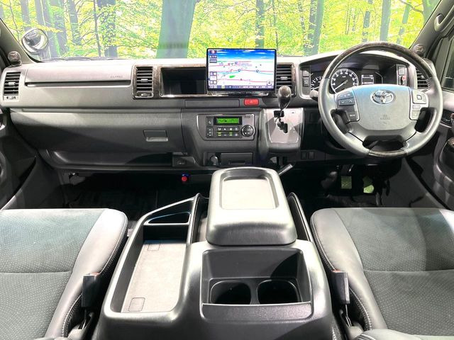 ハイエースバン