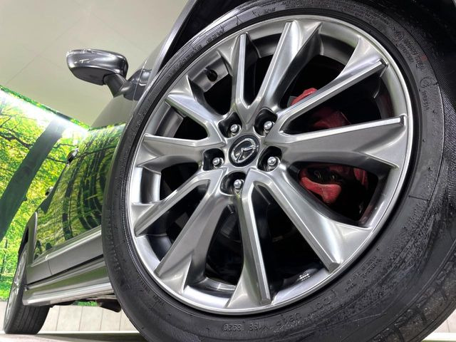 �y����18�C���`�A���~�z�C�[���z�O�ςɃ}�b�`���������A���~�z�C�[���𑕒����Ă���܂��B�e��ЊO�A���~�z�C�[����A�X�^�b�h���X�^�C�����戵�����Ă���܂��B���񂲑��k����������