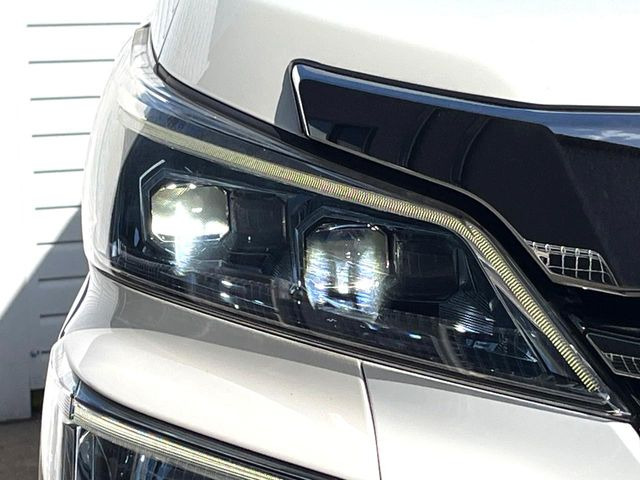 �yLED�w�b�h���C�g�z���V����ԑ��s�����ǍD�Ȏ��E���m�ۂ����S���ĉ^�]�ł��鍂�P�xLED�w�b�h���C�g�𑕔�!�_�����x�������A����d�͂��}�����Ă��܂��B