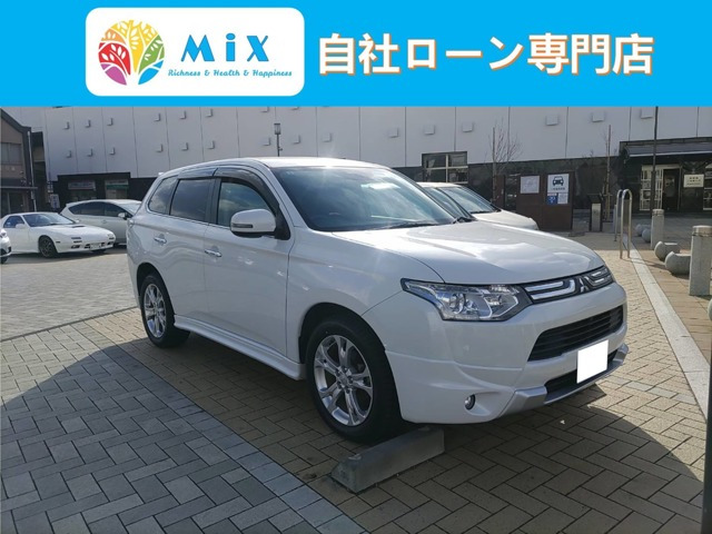 アウトランダー2.4 24G ナビパッケージ 4WD