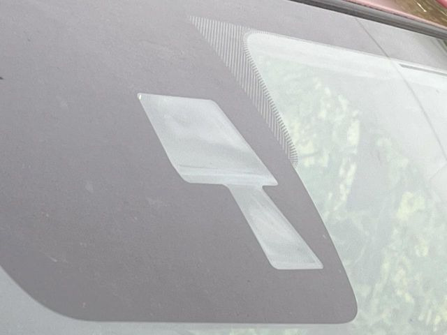 �yi-ACTIVESENSE�z���s���ɑO���̎ԗ�����F�����A�Փ˂������Ȏ��͌x��ƃu���[�L�ŏՓˉ���Ɣ�Q�y�����A�V�X�g�B�����S�Ƀh���C�u�����y���݂��������܂��B