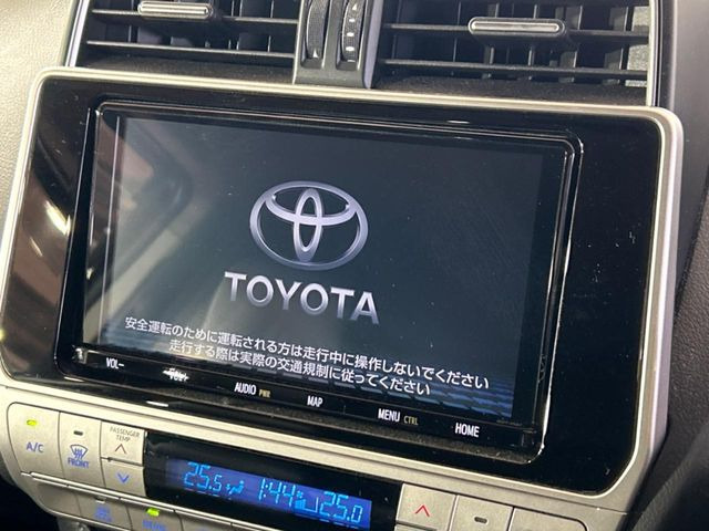 �y����9�^�i�r�z�C���e���A�ɗn�����ރX�^�C���b�V���ȁu��p�݌v�v���[�J�[�i�r�𑕔��􎋔F���⑀�쐫�ȂǊ�{���\�ɂ��D��A���㎿�ȃJ�[���C�t�����y���݂��������܂��B