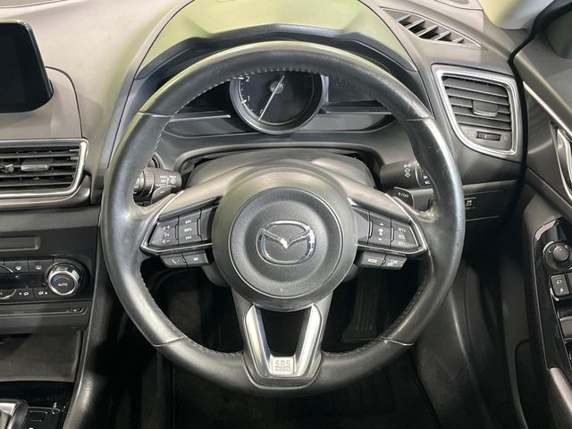 �y�����v�����X�e�A�����O�z�㎿�Ȋv���g�p���邱�ƂŁA��ɂ����������݂ƂĂ��^�]���₷���n���h���ł���