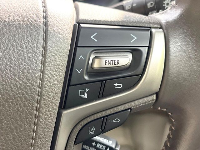 【レーダークルーズコントロール】高速道路での長距離走行が楽に!!自動で速度を保つクルーズコントロールが、衝突軽減システムと連携し、前方の車両を感知して車間を保つように速度調節してくれます!!