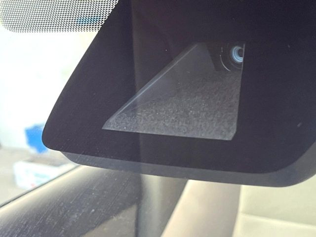 �y�g���^�Z�[�t�e�B�Z���X�z���s���ɑO���̎ԗ�����F�����A�Փ˂������Ȏ��͌x��ƃu���[�L�ŏՓˉ���Ɣ�Q�y�����A�V�X�g�B�����S�Ƀh���C�u�����y���݂��������܂��B