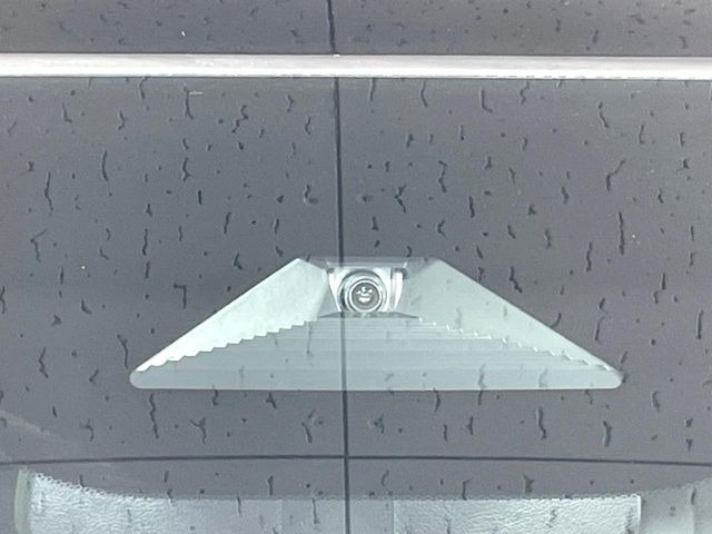 �y�z���_�Z���V���O�z���s���ɑO���̎ԗ�����F�����A�Փ˂������Ȏ��͌x��ƃu���[�L�ŏՓˉ���Ɣ�Q�y�����A�V�X�g�B�����S�Ƀh���C�u�����y���݂��������܂��B