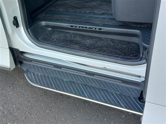 ヴェルファイアハイブリッド 2.5 Z プレミア E-Four 4WD