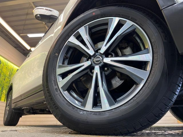 �y����18�C���`�A���~�z�C�[���z�O�ςɃ}�b�`���������A���~�z�C�[���𑕒����Ă���܂��B�e��ЊO�A���~�z�C�[����A�X�^�b�h���X�^�C�����戵�����Ă���܂��B���񂲑��k����������