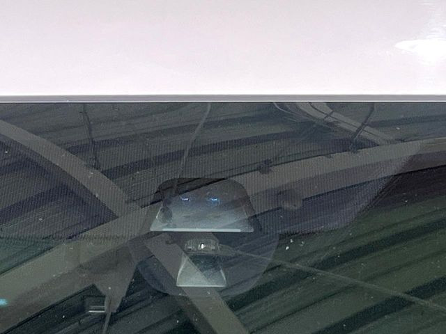 �y�V�e�B�u���[�L�A�N�e�B�u�V�X�e���z�ᑬ���s���ɑO���̎ԗ�����F�����A�Փ˂������Ȏ��͌x��ƃu���[�L�ŏՓˉ���Ɣ�Q�y�����A�V�X�g�B�����S�Ƀh���C�u�����y���݂��������܂��B