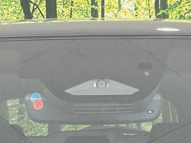 �y�g���^�Z�[�t�e�B�Z���X�z���s���ɑO���̎ԗ�����F�����A�Փ˂������Ȏ��͌x��ƃu���[�L�ŏՓˉ���Ɣ�Q�y�����A�V�X�g�B�����S�Ƀh���C�u�����y���݂��������܂��B