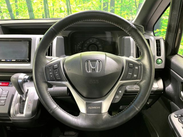 �y�����v�����X�e�A�����O�z�㎿�Ȋv���g�p���邱�ƂŁA��ɂ����������݂ƂĂ��^�]���₷���n���h���ł���