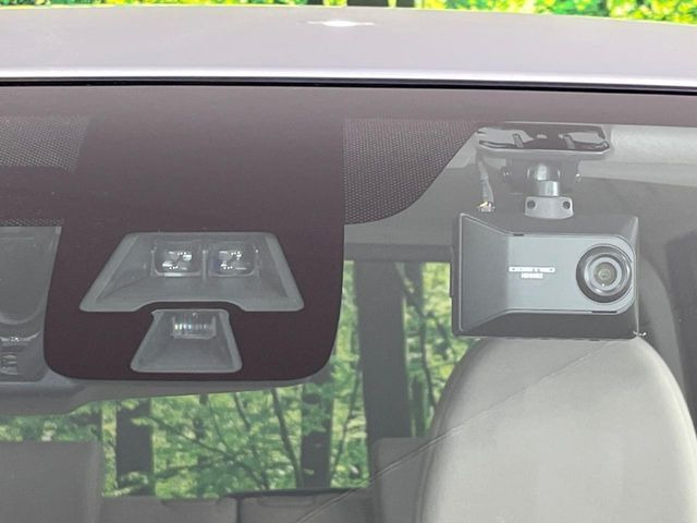 �y�G�}�[�W�F���V�[�u���[�L�z���s���ɑO���̎ԗ�����F�����A�Փ˂������Ȏ��͌x��ƃu���[�L�ŏՓˉ���Ɣ�Q�y�����A�V�X�g�B�����S�Ƀh���C�u�����y���݂��������܂��B