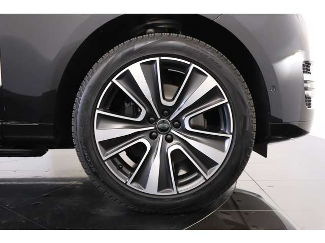 ����22�C���`�X�^�C��1072AW(�_�C�������h�^�[���h�T�e���u���b�N�R���g���X�g)���I������A���؈�ࣂ�SUV�̑����Ƃ��Ăӂ��킵���Ȃ܂���^���Ă���܂��B