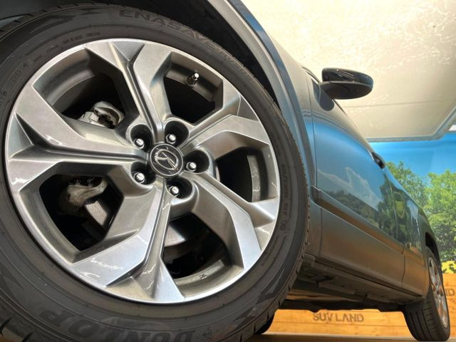 �y����18�C���`�A���~�z�C�[���z�O�ςɃ}�b�`���������A���~�z�C�[���𑕒����Ă���܂��B�e��ЊO�A���~�z�C�[����A�X�^�b�h���X�^�C�����戵�����Ă���܂��B���񂲑��k����������