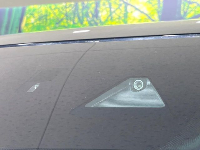 �yi-ACTIVESENSE�z���s���ɑO���̎ԗ�����F�����A�Փ˂������Ȏ��͌x��ƃu���[�L�ŏՓˉ���Ɣ�Q�y�����A�V�X�g�B�����S�Ƀh���C�u�����y���݂��������܂��B