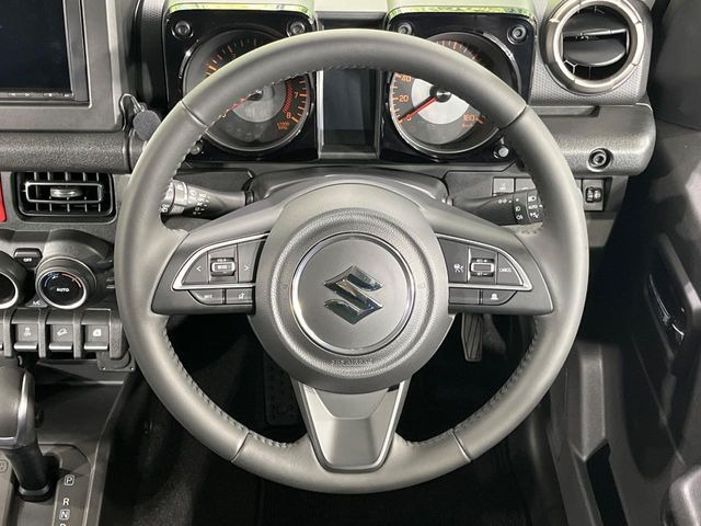 �y�����v�����X�e�A�����O�z�㎿�Ȋv���g�p���邱�ƂŁA��ɂ����������݂ƂĂ��^�]���₷���n���h���ł���