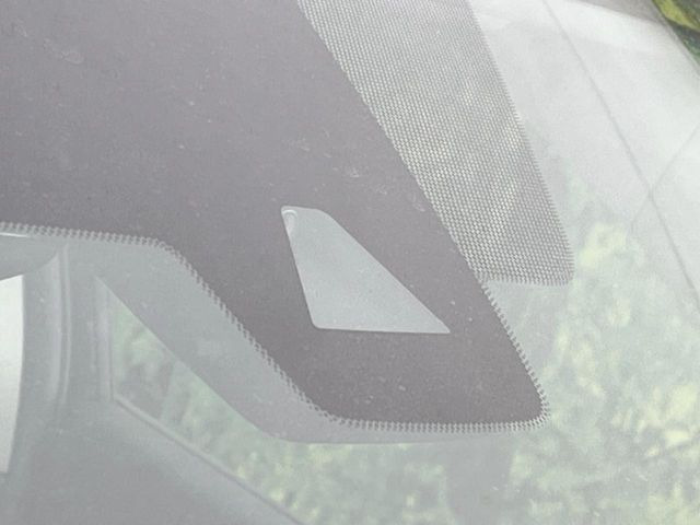 �y�G�}�[�W�F���V�[�u���[�L�z���s���ɑO���̎ԗ�����F�����A�Փ˂������Ȏ��͌x��ƃu���[�L�ŏՓˉ���Ɣ�Q�y�����A�V�X�g�B�����S�Ƀh���C�u�����y���݂��������܂��B