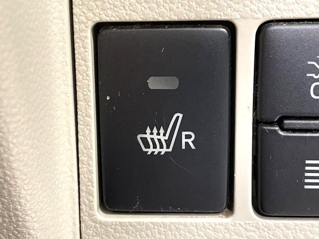 �y�p���[�V�[�g�z�X�C�b�`��ŊȒP�ɃV�[�g�̔��������\!�d��������͂�����܂���!���K�ȃV�[�g�|�W�V�����ɃZ�b�g���āA���K�ȃh���C�u�����y���݂��������B