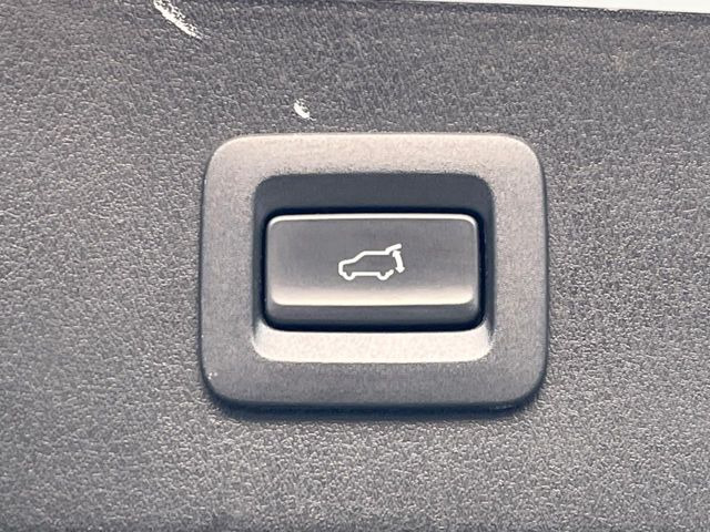 �y�p���[�o�b�N�h�A�z�X�}�[�g�L�[��^�]�Ȃ̃{�^�������������Ń��A�Q�[�g�������ŊJ���܂�!�ו��������Ă��鎞��A�����ʒu�ɂ���o�b�N�h�A��߂�ۂɕ֗��ȋ@�\�ł���