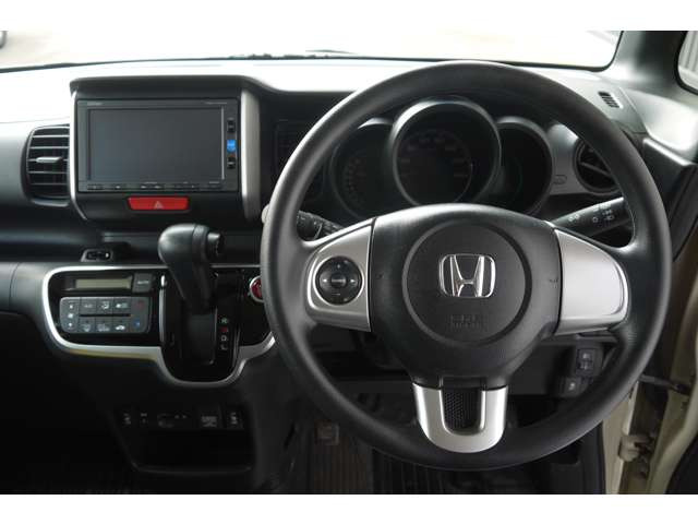 ���s�m�F�E�e�푕���m�F�ς�!�[�ԑO�ɂ͎��ДF�ؐ����H��ɂāA��������_�������������Ē����܂��B�[�Ԏ��ɂ́A�����L�^������s�����Ē����܂��B