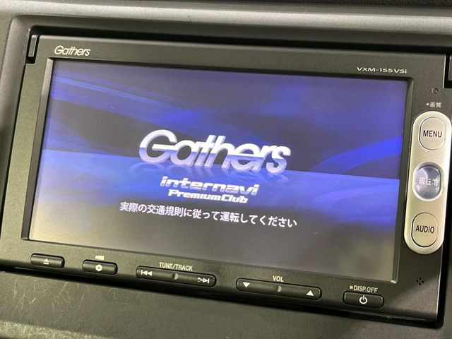 �y�����i�r�z�l�C�̏����i�r�𑕔����Ă���܂��B�i�r�̎g���₷���͂������A�I�[�f�B�I�@�\���[��!�L�����v�◷�s�͂������A�ʋ΂┃�����ȂǕ��i�̃h���C�u���y�����Ȃ�͂���