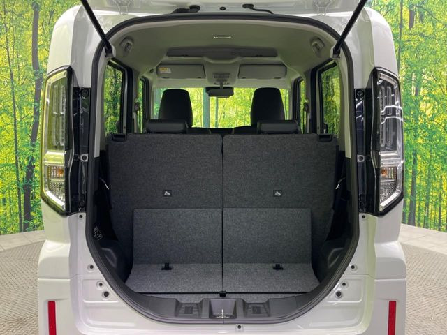 ���i�̂���������ʋ΁A���}���ɏ\���ȉ׎��X�y�[�X���m�ۂ��Ă���܂��B�Z�J���h�V�[�g��|���ƁA�傫�ȉו��̐ύڂ��\�ł���