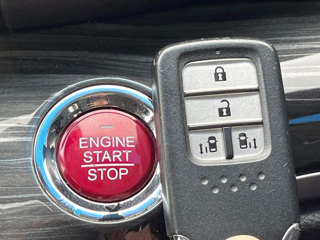 �y�L�[���X�X�^�[�g�V�X�e���z�J�o����|�P�b�g�ɓ��ꂽ�܂܂ł��h�A�̎{���E�������\�ȃX�}�[�g�L�[�𑕔��B�G���W���̃I���E�I�t�����J�M�����o���K�v����������Ƃ��Ă��֗��ł���c