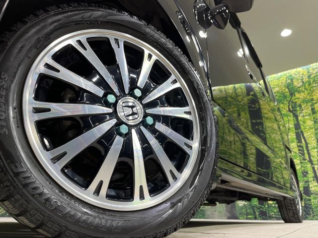 �y����15�C���`�A���~�z�C�[���z�O�ςɃ}�b�`���������A���~�z�C�[���𑕒����Ă���܂��B�e��ЊO�A���~�z�C�[����A�X�^�b�h���X�^�C�����戵�����Ă���܂��B���񂲑��k����������