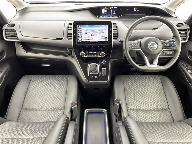 セレナ1.2 e-POWER ハイウェイスターV