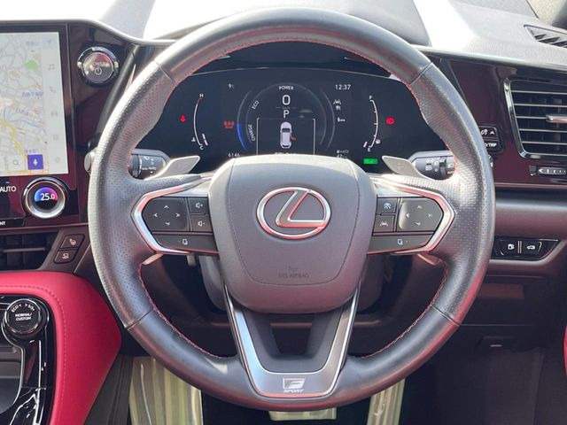 �y�����v�����X�e�A�����O�z�㎿�Ȋv���g�p���邱�ƂŁA��ɂ����������݂ƂĂ��^�]���₷���n���h���ł���