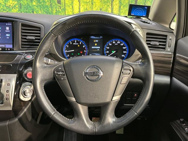 �y�����v�����X�e�A�����O�z�㎿�Ȋv���g�p���邱�ƂŁA��ɂ����������݂ƂĂ��^�]���₷���n���h���ł���