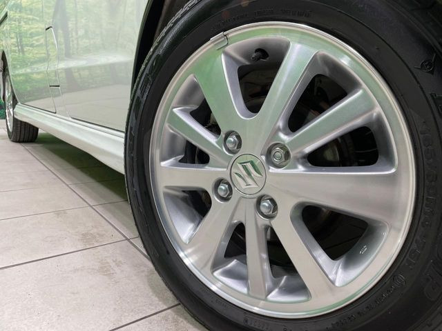 �y����14�C���`�A���~�z�C�[���z�O�ςɃ}�b�`���������A���~�z�C�[���𑕒����Ă���܂��B�e��ЊO�A���~�z�C�[����A�X�^�b�h���X�^�C�����戵�����Ă���܂��B���񂲑��k����������