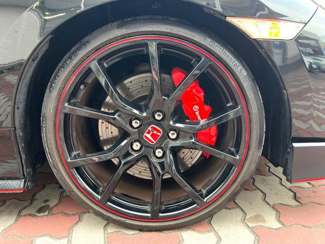 �y����20�C���`�A���~�z�C�[���z�O�ςɃ}�b�`���������A���~�z�C�[���𑕒����Ă���܂��B�e��ЊO�A���~�z�C�[����A�X�^�b�h���X�^�C�����戵�����Ă���܂��B���񂲑��k����������