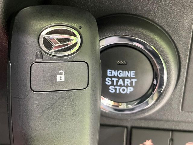 �y�L�[�t���[�V�X�e���z�J�o����|�P�b�g�ɓ��ꂽ�܂܂ł��h�A�̎{���E�������\�ȃX�}�[�g�L�[�𑕔��B�G���W���̃I���E�I�t�����J�M�����o���K�v����������Ƃ��Ă��֗��ł���