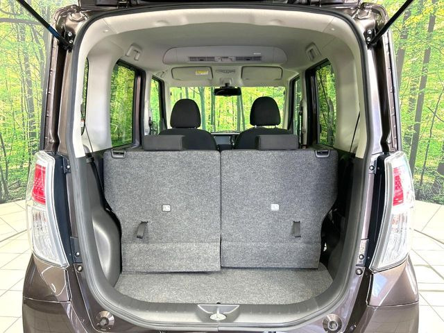 ���i�̂���������ʋ΁A���}���ɏ\���ȉ׎��X�y�[�X���m�ۂ��Ă���܂��B�Z�J���h�V�[�g��|���ƁA�傫�ȉו��̐ύڂ��\�ł���