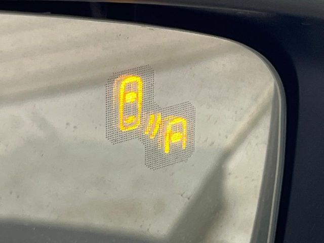 �y�u���C���h�X�|�b�g���j�^�����O�z���s���A�h�A�~���[�̎��p�ɂȂ�₷���ӏ��Ɍ㑱�Ԃ��ڋ߂���ƃT�C�h�~���[�t�߂Ɍx����\���A�h���C�o�[�ɒ��ӊ��N�����Ă���܂��B