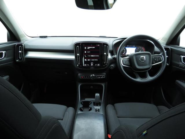 XC40B4 AWD モメンタム 4WD