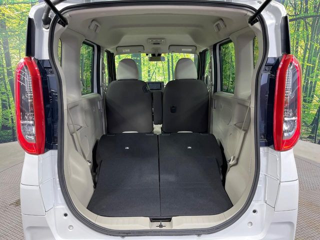 ���i�̂���������ʋ΁A���}���ɏ\���ȉ׎��X�y�[�X���m�ۂ��Ă���܂��B�Z�J���h�V�[�g��|���ƁA�傫�ȉו��̐ύڂ��\�ł���