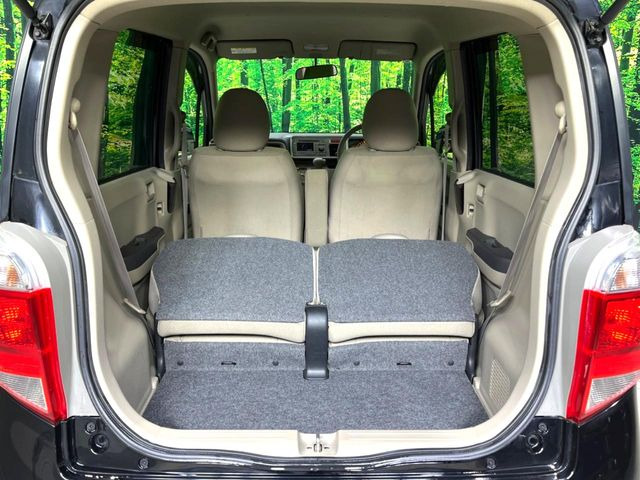 ���i�̂���������ʋ΁A���}���ɏ\���ȉ׎��X�y�[�X���m�ۂ��Ă���܂��B�Z�J���h�V�[�g��|���ƁA�傫�ȉו��̐ύڂ��\�ł���