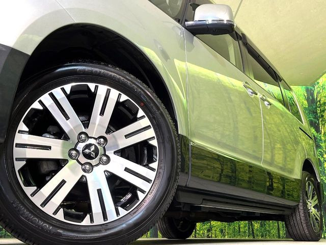 �y���������C���`�A���~�z�C�[���z�O�ςɃ}�b�`���������A���~�z�C�[���𑕒����Ă���܂��B�e��ЊO�A���~�z�C�[����A�X�^�b�h���X�^�C�����戵�����Ă���܂��B���񂲑��k����������