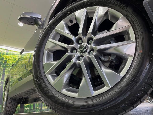 �y����19�C���`�A���~�z�C�[���z�O�ςɃ}�b�`���������A���~�z�C�[���𑕒����Ă���܂��B�e��ЊO�A���~�z�C�[����A�X�^�b�h���X�^�C�����戵�����Ă���܂��B���񂲑��k����������